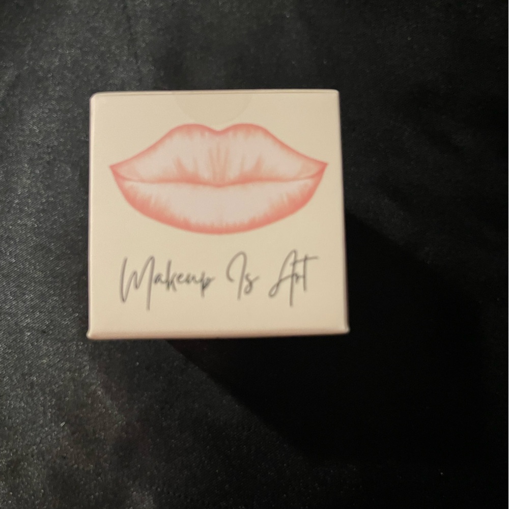 MIA Makeup Sponge - Picture 5 of 5